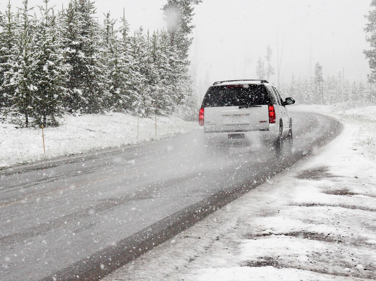 how-to-drive-in-snow-winter-driving-tips-fds-blog
